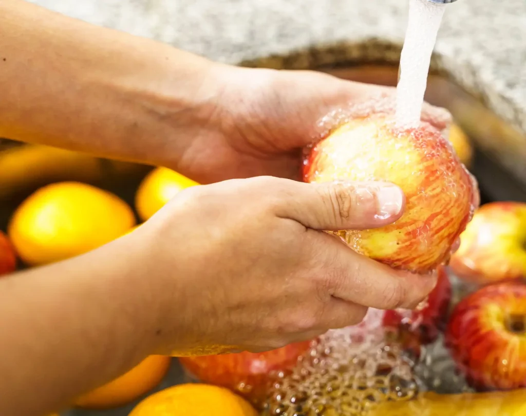 cleaning-fruits-vegetables-by-coronavirus-1